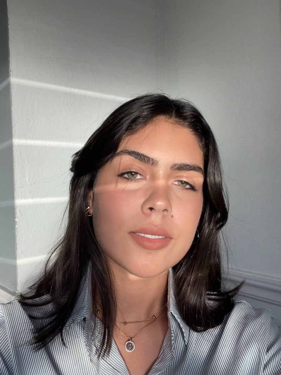 leilanyflores_'s tweet photo. 🧿 https://t.co/A2aK06Qwgj