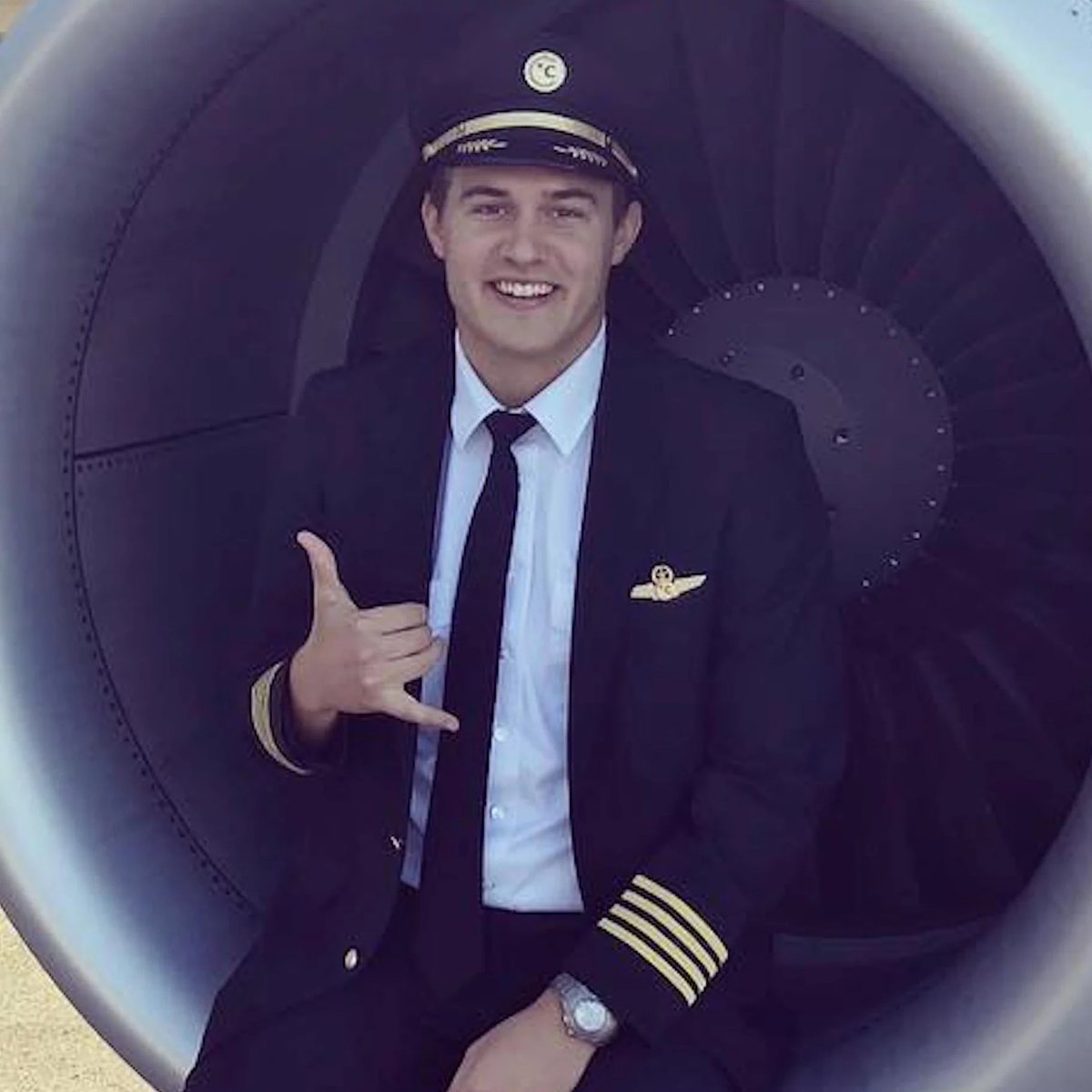 TeaAndRoses21's tweet photo. Pilot Pete celebrating the fact that he’s no longer the most hated Bachelor #TheBachelor #bachelornation https://t.co/mfNRnNGCOD