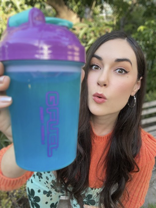 Live NOW with a birthday stream carried by Gfuel  😮&zwj;💨 click that link below &amp; stop by to say hello 👇