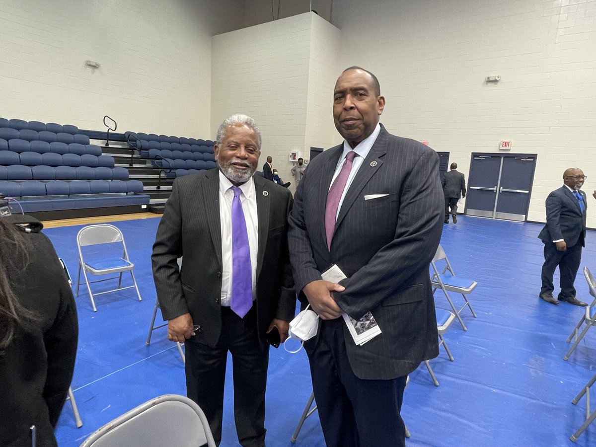 AllenUniv's tweet photo. It was an absolute pleasure meeting @colamayor Mayor Rickenmann and the city council members who attended the #SamDavis scholarship press conference today! Allen acknowledges and appreciate your support immensely. https://t.co/pKKEVhyvJd