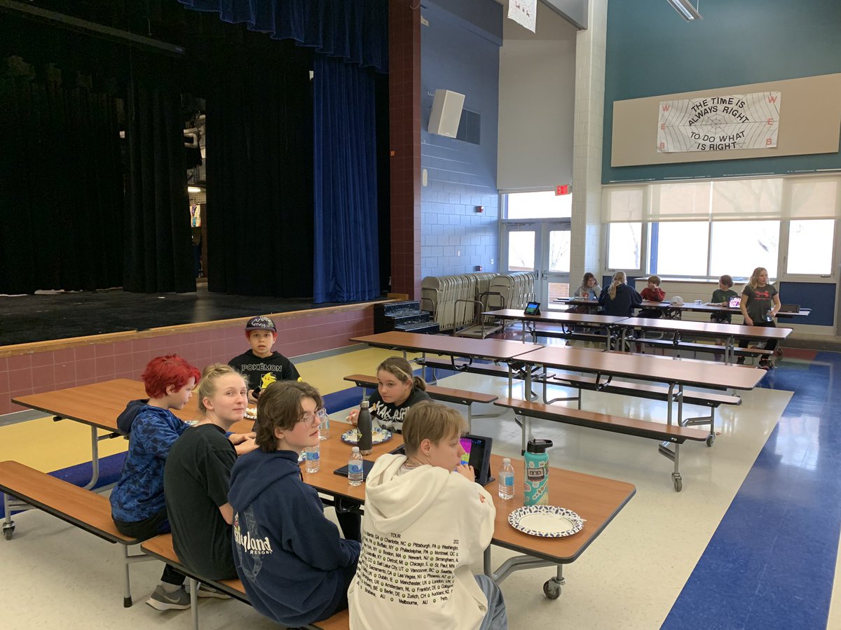6gold1's tweet photo. Ending a great 3.14 pi day with pie eating celebrations. Thanks to the amazing 6 gold parents who sent in the amazing pie and supplies. @BeachMiddle @6gold1 https://t.co/cG99iTGLTU