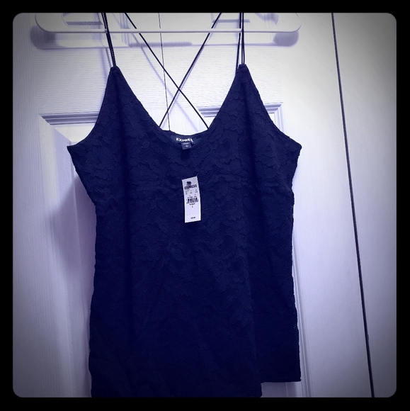 SeppieSaph's tweet photo. So good I had to share! Check out all the items I'm loving on @Poshmarkapp #poshmark #fashion #style #shopmycloset #jgee #express #otherstories: https://t.co/WmBirPF983 https://t.co/5fST3jgGmD