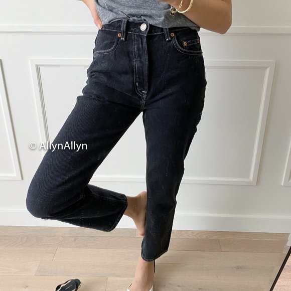 SeppieSaph's tweet photo. So good I had to share! Check out all the items I'm loving on @Poshmarkapp #poshmark #fashion #style #shopmycloset #jgee #express #otherstories: https://t.co/WmBirPF983 https://t.co/5fST3jgGmD