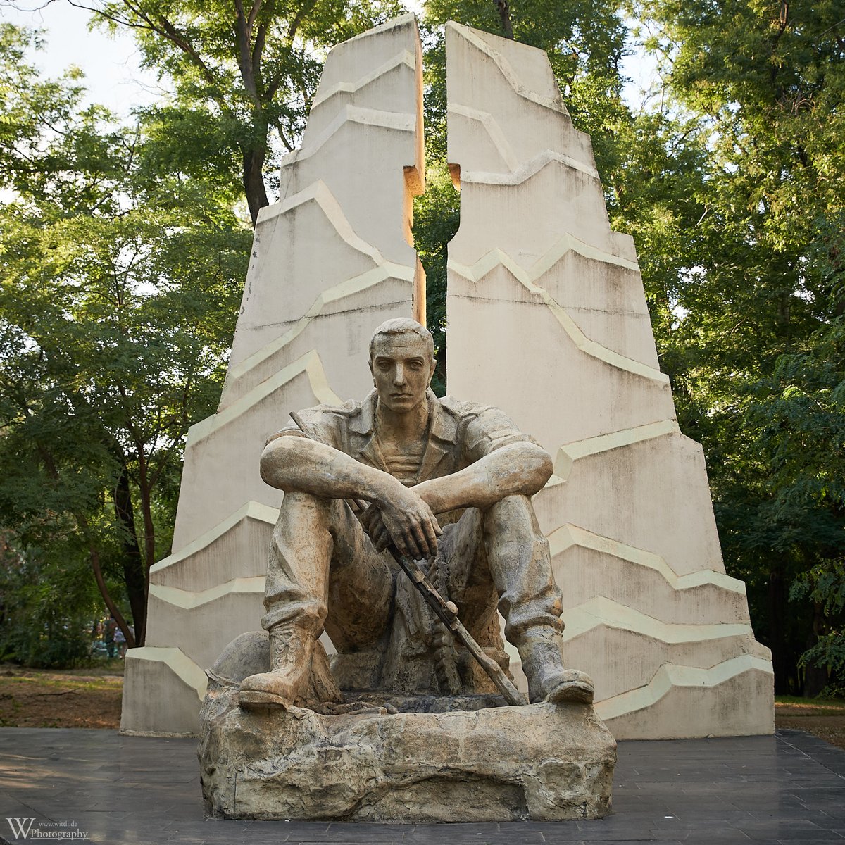 wittlitweets's tweet photo. Afghan War Memorial, Odessa, Ukraine [24.08.2017]

... How will the memorials to the current war in Ukraine look like? How in Ukraine and how in Russia?  

#warmemorial #SovietAfghanWar #Odessa #future #Ukraine #StopPutin #StandWithUkraine #offTheBeatenPath #NeverStopToExplore https://t.co/CnPX75ge8e