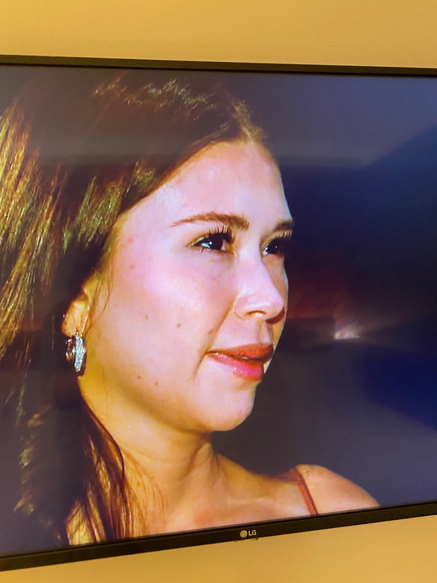 BrandMauve's tweet photo. “How do you back that up?” … “why wouldn’t you just save it… 👏👏👏 #TheBachelor https://t.co/Ey2YtsprlR