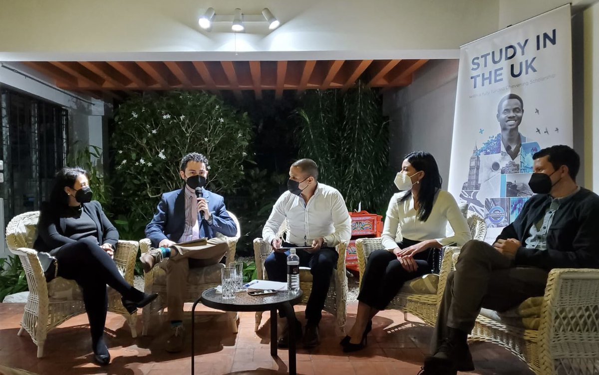 ukinnicaragua's tweet photo. Cerrando con broche de oro el proyecto de los ex becarios de #Chevening 🇬🇧 Nicaragua con la actividad “Made in Nicaragua: Beyond Our Borders” - el primer evento bi nacional entre Nicaragua y Costa Rica
 🇳🇮 🤝 🇨🇷 https://t.co/xk9BShZUqJ