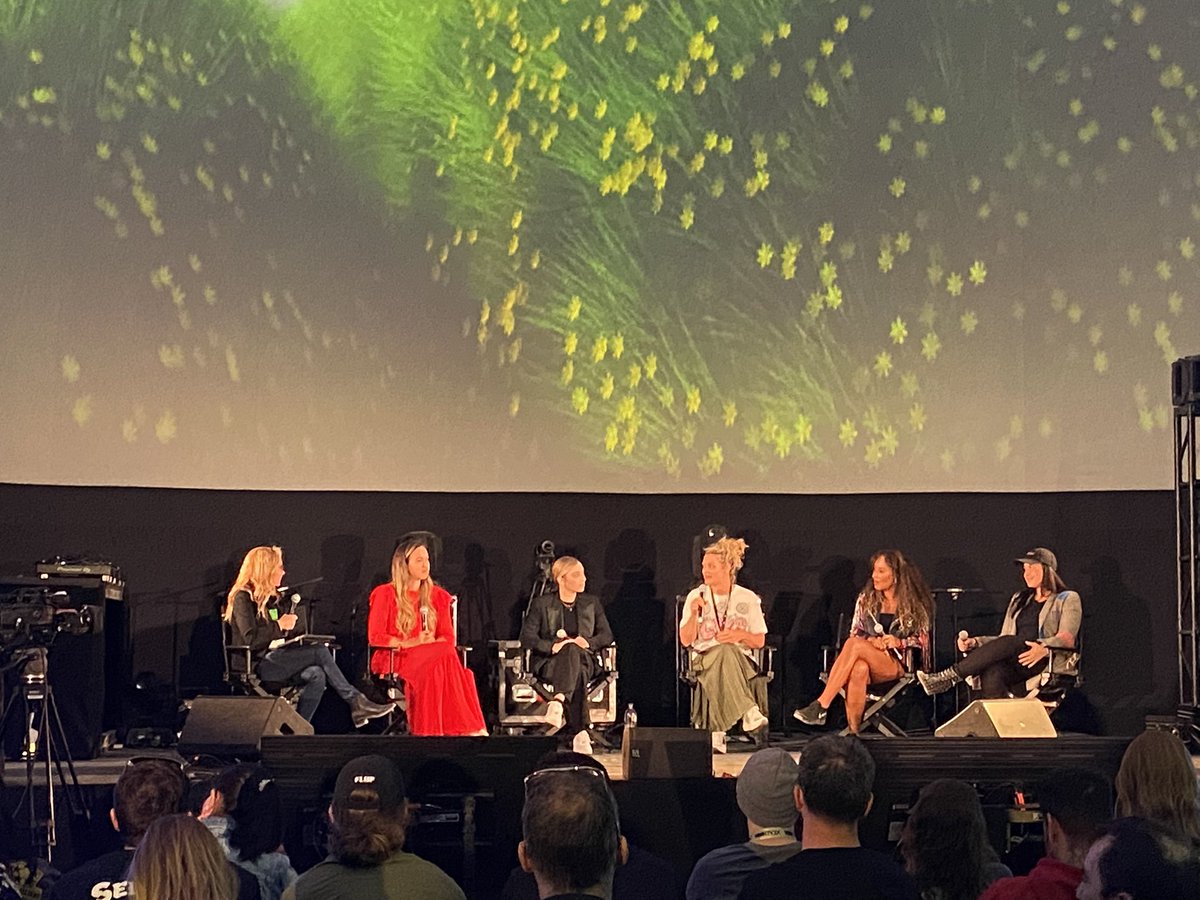 LUVRworldwide's tweet photo. 3/Women rocking it💪🏽
@sxsw @beyondvrgames @flufworld
#visiblewomen #femtech #vrqueen #sxsw https://t.co/atVwtRqaHJ