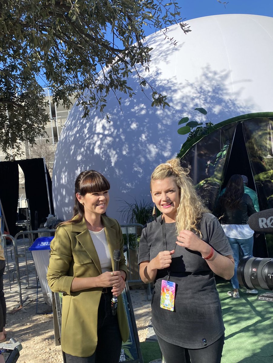 LUVRworldwide's tweet photo. 3/Women rocking it💪🏽
@sxsw @beyondvrgames @flufworld
#visiblewomen #femtech #vrqueen #sxsw https://t.co/atVwtRqaHJ