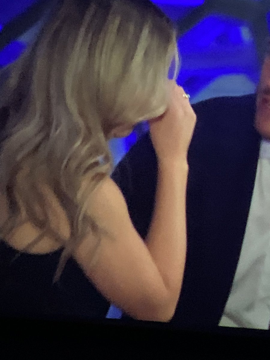 fedele_mary's tweet photo. Someone get this girl a tissue😭😭 #TheBachelor https://t.co/DajfMspE1V
