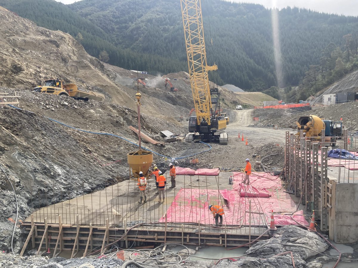 ConcreteEnginee's tweet image. MASS CONCRETE FOR DAMS
Temperature control is paramount.
Proportioning aims at:
-Low cost
-Low temp rise
-Strength durability impermeability 
Challenge: cracks from tensile stresses
due to heat

Chat:
wa.link/sl5ey0

myconcreteengineer.wixsite.com/malaysia
#concrete #concretetechnology