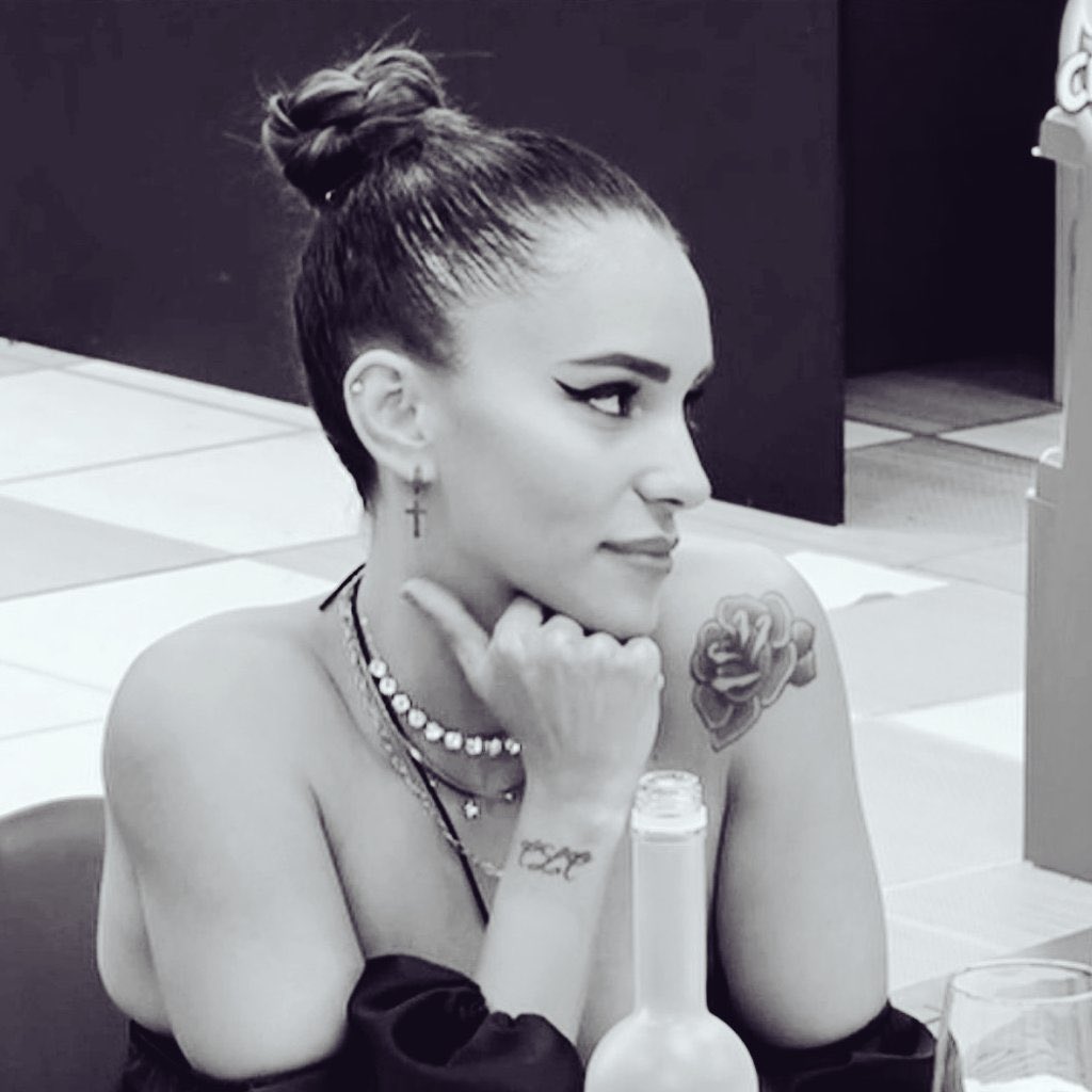 isabenanti's tweet photo. Te la sei meritata tutta, è stato un piacere conoscerti 🤍 #gfvip #jeru https://t.co/JYf6tSmubH