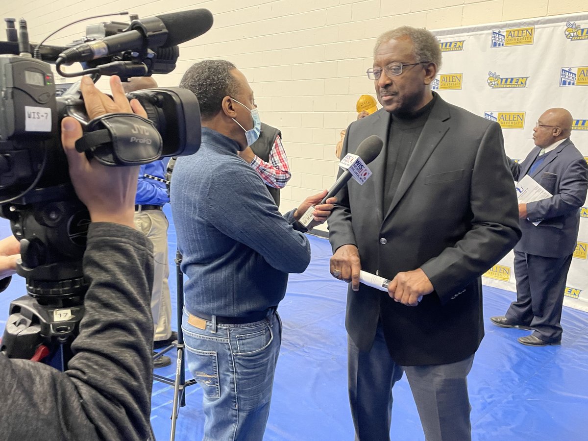 AllenUniv's tweet photo. JT Thomas! Thank you for giving us a glimpse into your long lasting friendship with #SamDavis. Mr. Thomas was a defensive back for the Steelers and Denver Broncos. He’s a Pro Bowl nominee and 4 time super bowl champion. We are honored to have you! https://t.co/82WIPA2Kmr