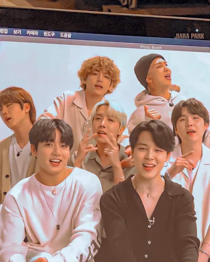 hyulixn's tweet photo. @Iovedkoo just some of my fav ot7 pics :)) tysm for this giveaway!! good luck to everyone 💛 https://t.co/hzlSXc31NV