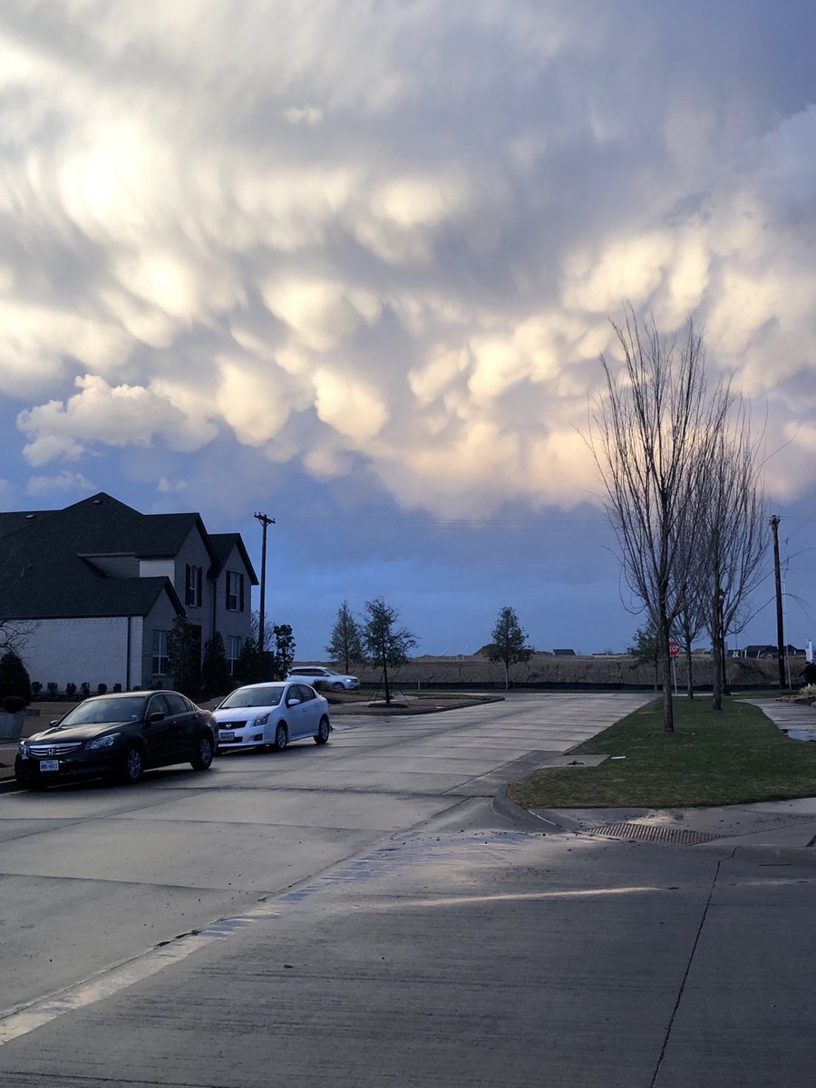 breturbine's tweet photo. ⁦@wfaaweather⁩ ⁦@wfaaizzy⁩ ⁦@JesseWFAA⁩    Clouds in Frisco https://t.co/jioNvhJSyO