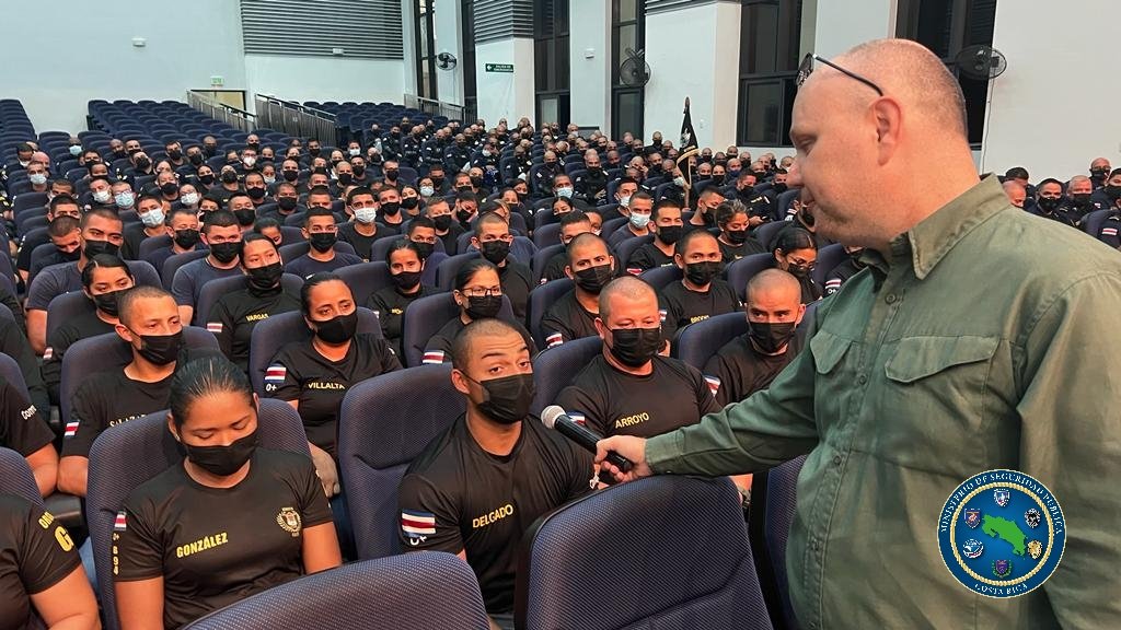Me encuentro de visita en la #AcademiaCR #Pococí compartiendo con los nuevos policías y demás oficiales que se están capacitando.
#SomosUnaSolaFuerza