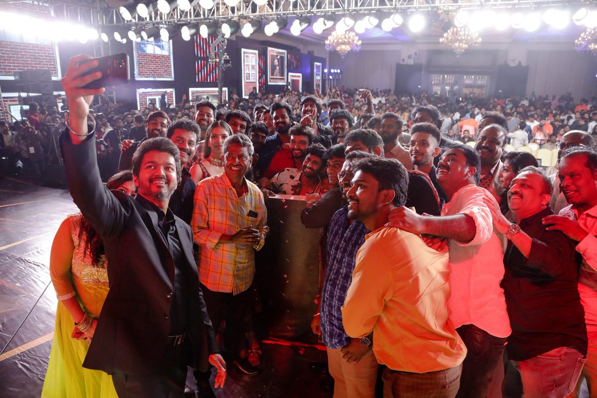AravindSajeev2's tweet photo. #2YearsOfMasterAudioLaunch 🎵

#2YearsOfMasterAlbum #2YearsOfMasterAudio 
#Master #MasterAudioLaunch 
@actorvijay #Beast | #Thalapathy66 https://t.co/MGbKKqIiLX