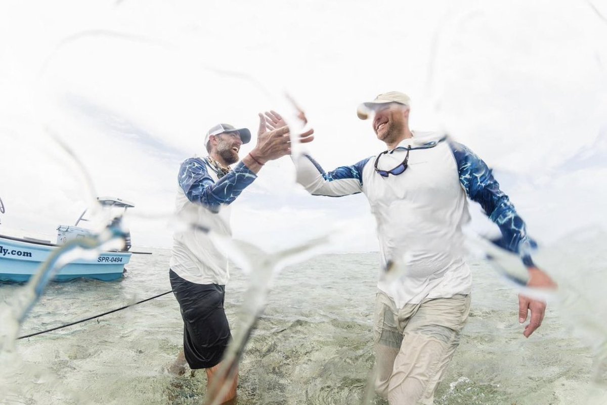 When it all comes together ...

Ph: @bgregsonphoto 
#flyfishing #belizefly #belizepermitclub #belizeflyfishing #trespescados