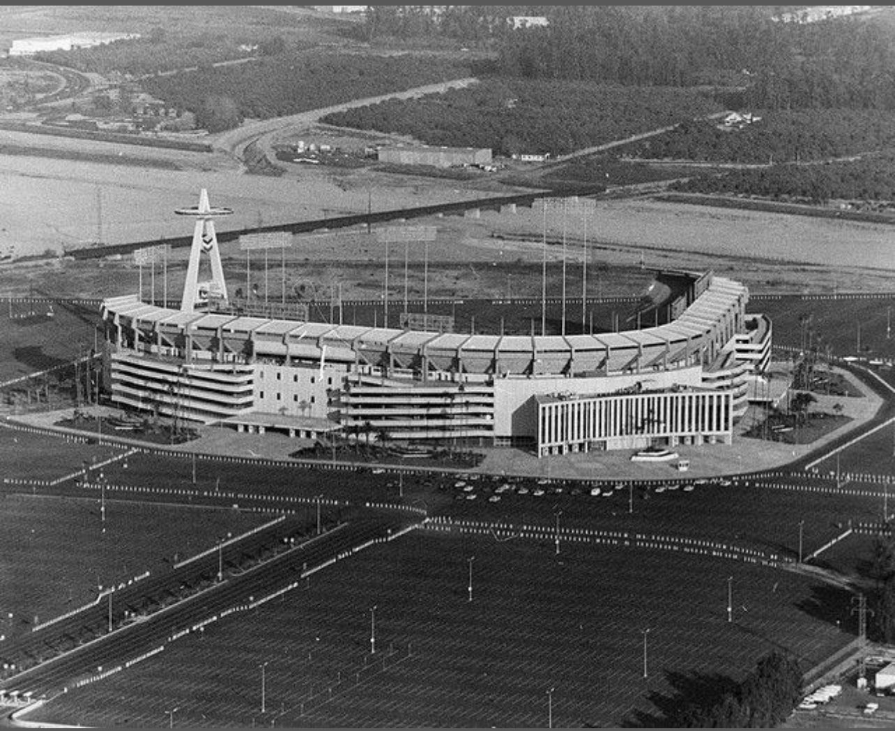 baseballhistorynut-on-twitter-anaheim-stadium