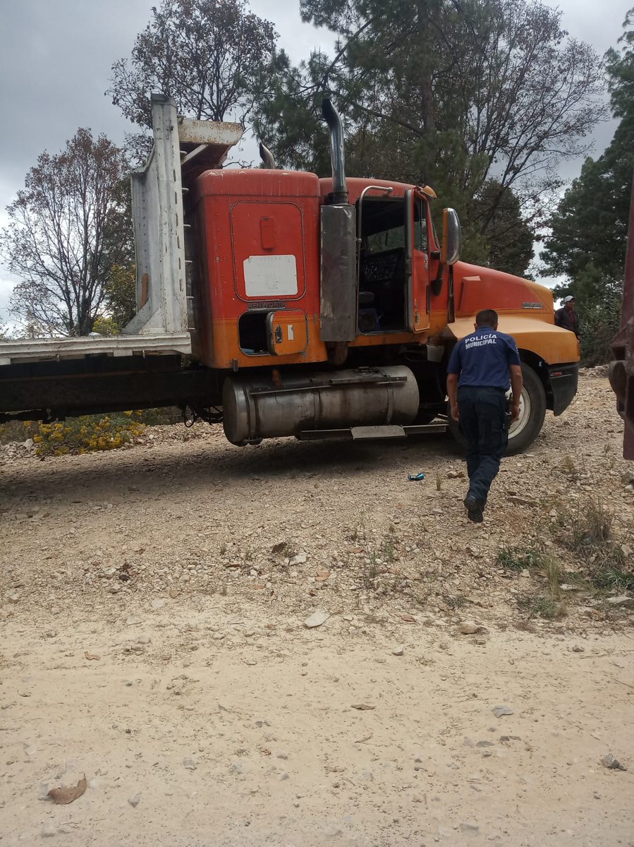 y_dpm's tweet photo. Policía Municipal localiza vehículo abandonado cerca de La Florecilla
https://t.co/zcDLDYjhn1 https://t.co/cB8MkgYf1U