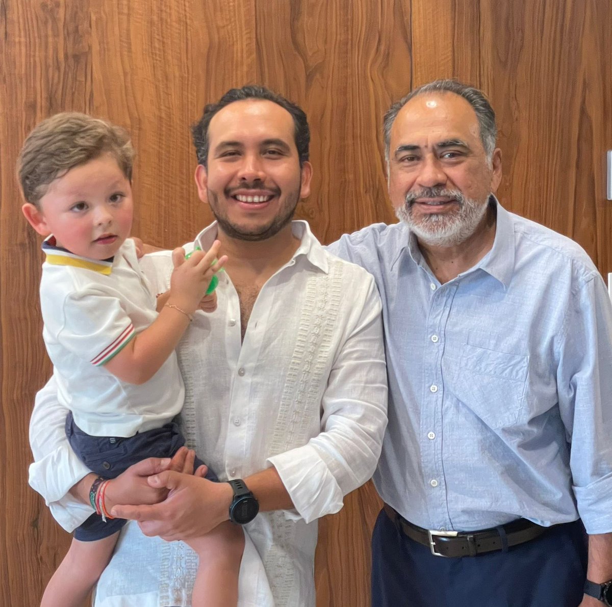 HectorAstudillo's tweet photo. Felicidades @richastudillo, te abrazo hijo en tu maravillosa edad de 33 años. https://t.co/WCoUXE6tkc