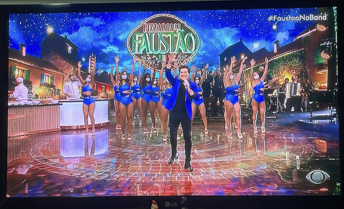 LUCIENE_IPERO's tweet photo. Assistindo meu anjo lindo @cantordaniel na Band @Faustaonaband oh saudades 🥰🥰🥰🥰 https://t.co/vjiCrIyYld