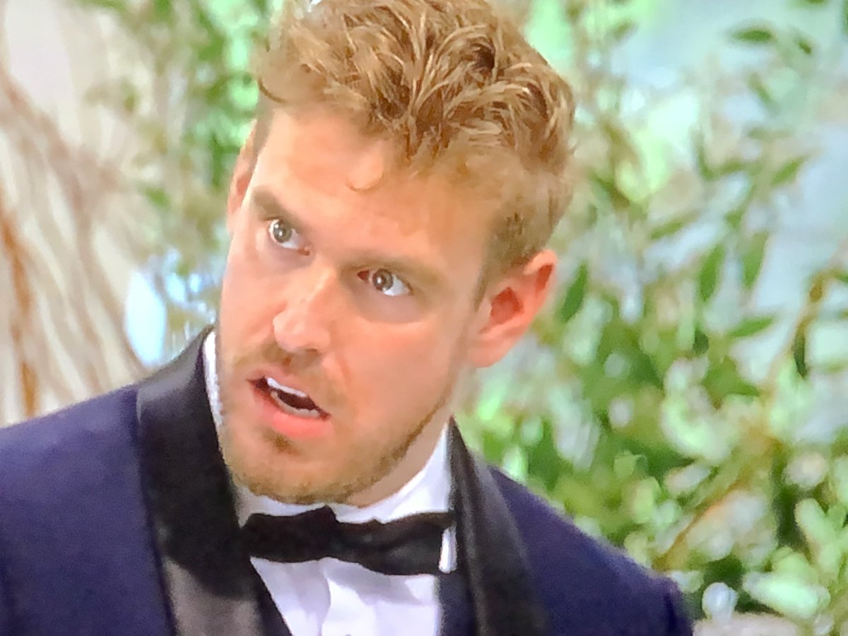 mamasadvocate's tweet photo. Me: looking at Gabby walk back up those stairs. #TheBachelor https://t.co/IkmgSKzBDN
