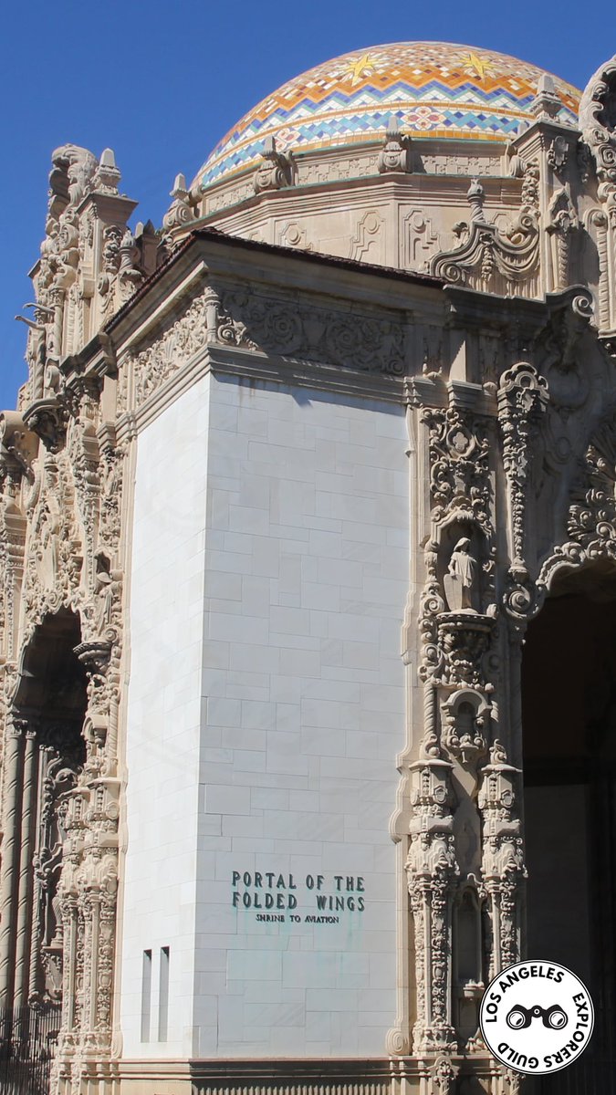 A visit to the Portal of the Folded Wings Shrine to Aviation at the entrance to Valhalla Memorial Park losangelesexplorersguild.com/2022/03/14/por… Built in 1924, the monument (directly under the <a href="/fly_BUR/">Hollywood Burbank ✈️</a> flight path) was dedicated to honor pioneering early aviators in 1953. #ExploreLA #discoverLA