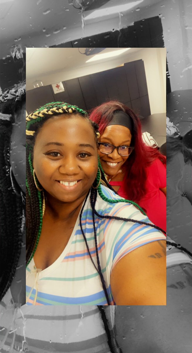 8518Celebration's tweet photo. Our very own Raquel got married today to her life partner and we were excited to support her. #HomeDepotFamily #buildingstrongrelationships https://t.co/x7iBhFDKmp