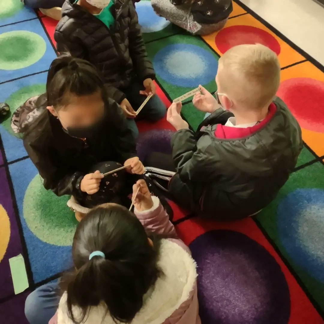Ms_DelCastillo's tweet photo. One of my favorite activities from the book "Toma la Palabra" @DRMLARA 📖 
Accountable talk is crucial for our bilingual students! https://t.co/zobMOuY5Im