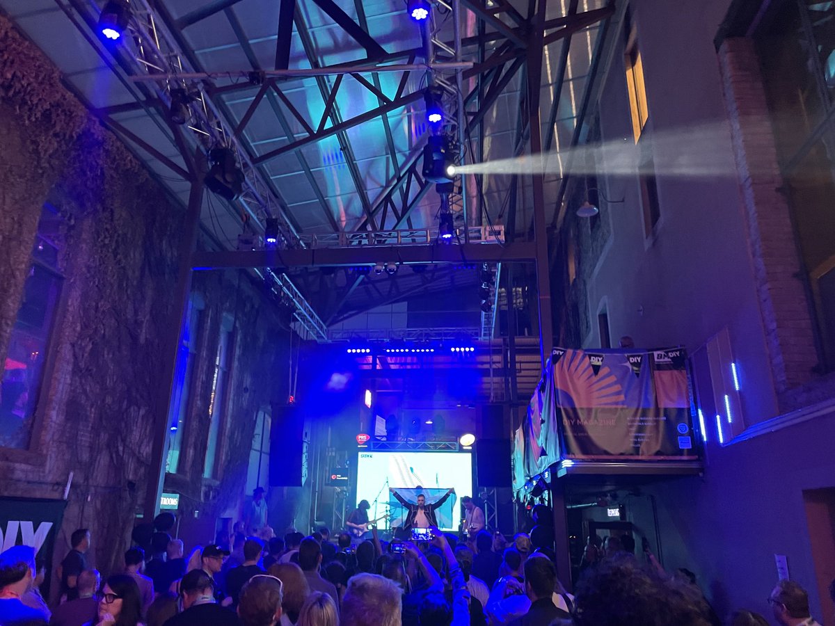 ⁦<a href="/gallusareaband/">Gallus</a>⁩ at ⁦<a href="/sxsw/">SXSW</a>⁩   Good to see some of my fellow countrymen rocking out.