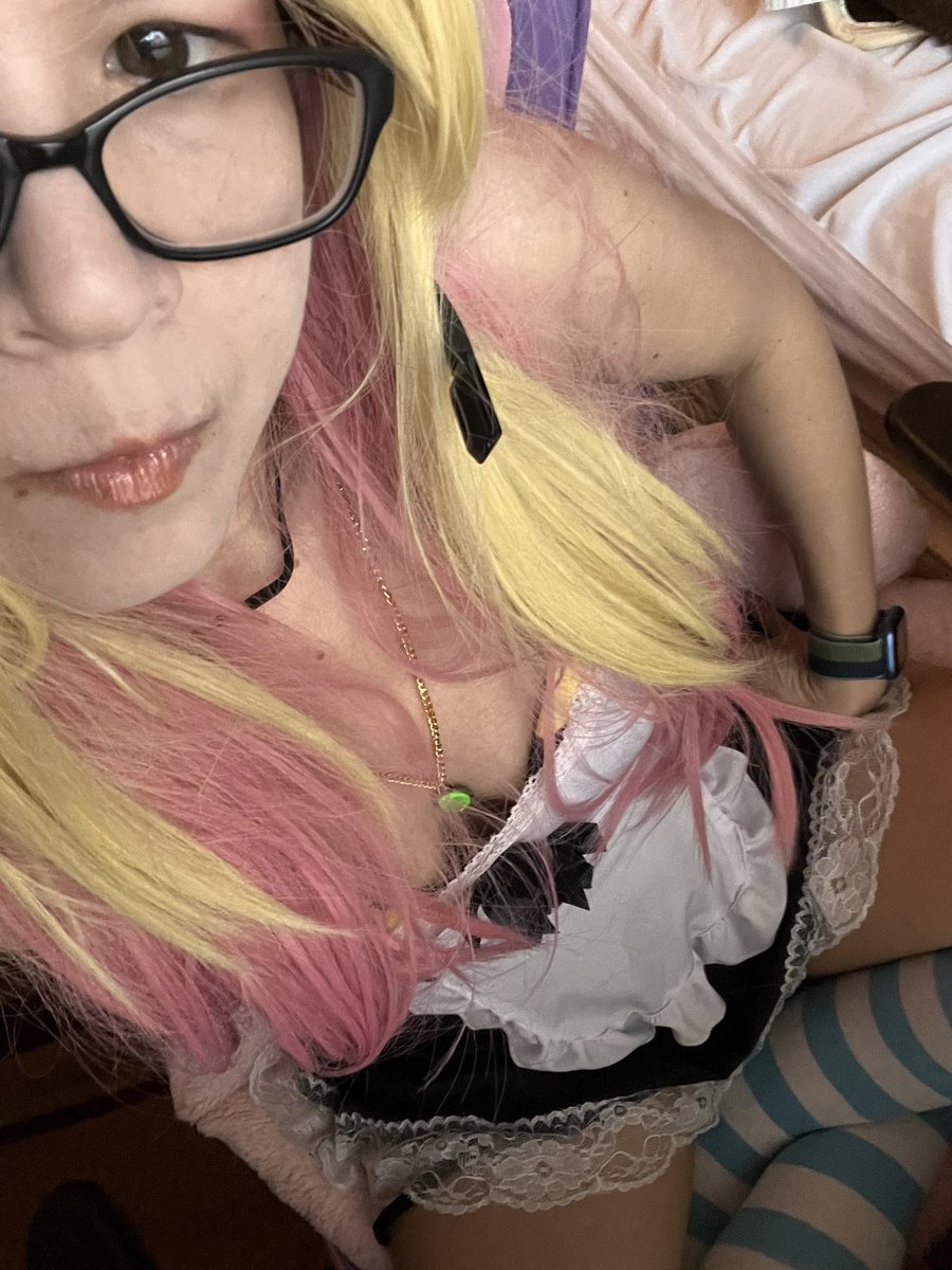 zoey5073's tweet photo. una maid para servirte #maid #merlincosplay #cosplay en onlive por facebookgaming #onlive #girlstream https://t.co/MdpVlEWHrJ