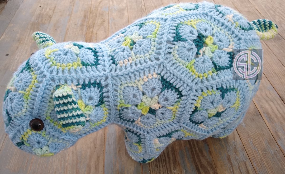 Stitchedcrafts's tweet photo. This #africanflower #sheep #amigurumi #sold on Saturday during my #TwitchStream! One of my #viewers bought it after I showed it on camera! Should I make another? #handmade #AmazonHandmade #FiberArt #Crafter https://t.co/Db57P9bxdo