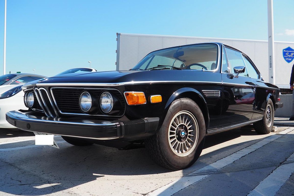mintg968's tweet photo. このあたりのBMWは至極の1台だよな
たしかに今のBMWは超高性能モデル、モンスター級のモデルがあるけど、個人的趣味でいえばこの時代のBMWが好きだわ
E9 3.0CS
オイルの香りが漂ってくる、あぁ…GTromanの世界だわ
車はパワー、速さだけではない、操縦する楽しみをエンジョイする性能だね
#30CS https://t.co/b31r1k7DQr