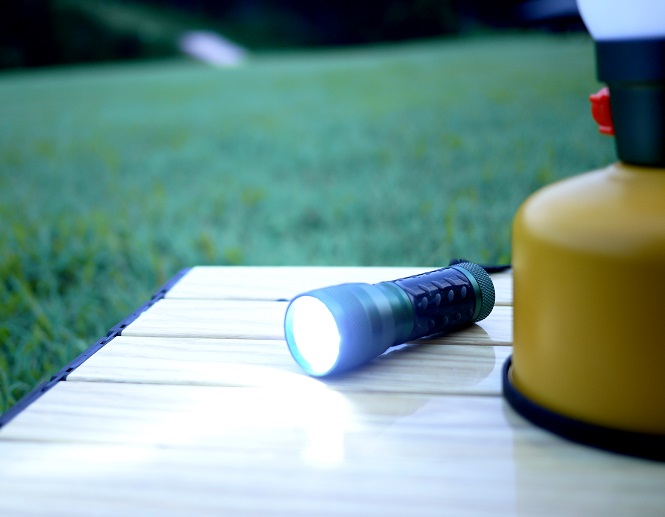 GLOBAL_LOCAL_jp's tweet image. #globalandlocal　グローバル＆ローカル
　フォロー＆リツイートキャンペーン!!
＼人気のLEDハンドライトが当たる🔦／
　抽選で合計3名さまにプレゼント🎁

【応募方法】
① @GLOBAL_LOCAL_jp
 をフォロー
②この投稿RT
締切⇒3/31 23:59迄

#ちょうど良いライト
#懐中電灯 #FLASHLIGHT #LIGHT