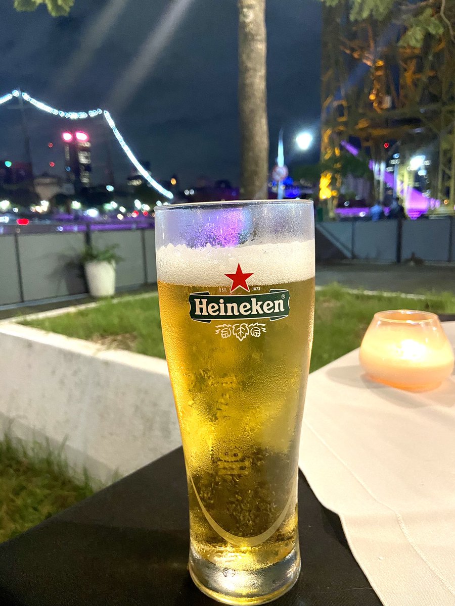 SebasDecker's tweet photo. Sus deseos son órdenes, así que vamos a sortear esas @Heineken 🍺 para disfrutar la #UCL.

Lo único que tienes que hacer para participar, es darle RT a este tuit.

PEEEERO, si para la hora de inicio de Atleti-United hay más de 200 RT, habrá dos ganadores 😉.

¡PILAS! 🍻 https://t.co/Bos0nZTbTO