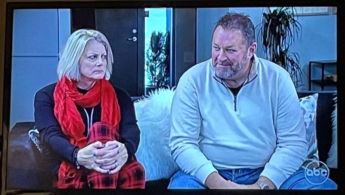 Laney1115's tweet photo. They know their son done fcked all the way up. 😂 #TheBachelor https://t.co/ia1PEtmxSv