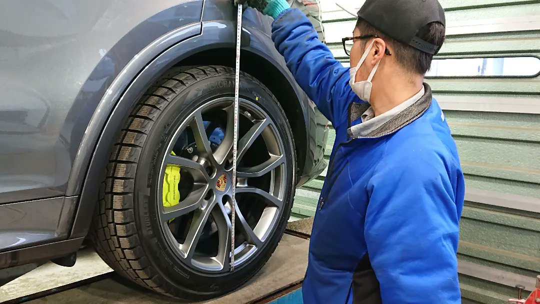 kazuomix103's tweet photo. PORSCHE Cayenne
Turbo S E-Hybrid Coupe に
ロワリング & アライメント調整作業✨
iiD Lowering Kit
https://t.co/hcqHcGzBTi
#PORSCHE
#cayennecoupe
#TurboS
#Lowering
#iiD
#loweringkit https://t.co/vn09rPOPFc