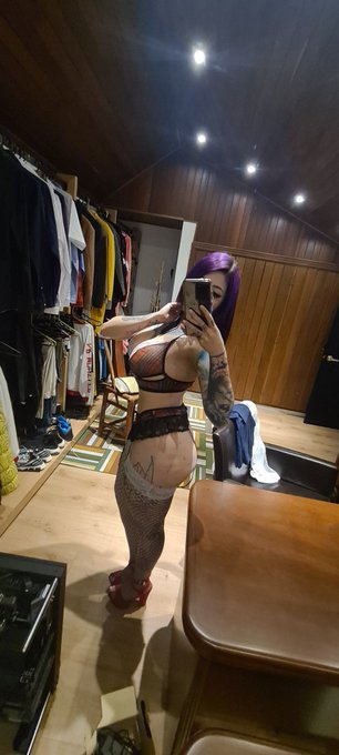 Retweet y calentamos mas la noche https://t.co/Q5zRkdcDwr