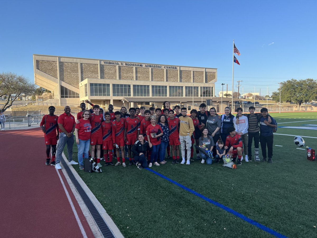 Great senior night for the TR Futballers who beat Churchill 1-0. Proud of these seniors for playing well! 
Another⚽️ by the Freshmen, Brandom! 
Luis and Isaiah- goal blankets
🎟 Miguel Gonzalez - asst 
LIT
<a href="/TRathletics/">Roosevelt Athletics</a> <a href="/WeAreTRHS/">Theodore Roosevelt High School - NEISD</a> <a href="/CleverUrboi/">Clever sibomana</a> <a href="/PAG1806/">Pape Gueye</a> <a href="/Charles86074411/">Charles Galloway-Maldonado</a>