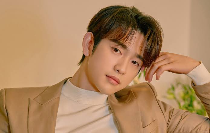 taecmejunho's tweet photo. #OkTaecyeon and #ParkJinyoung confirmed to be casted in KBS’ upcoming melodrama #ALetterToMyBrother.

It tells the story of two brothers who has to live with the aftermath of their father’s sudden disappearance. To be directed by nikol’s imagination.

🖇️ https://t.co/HuXaSTL234 https://t.co/MmqLiBdzHR