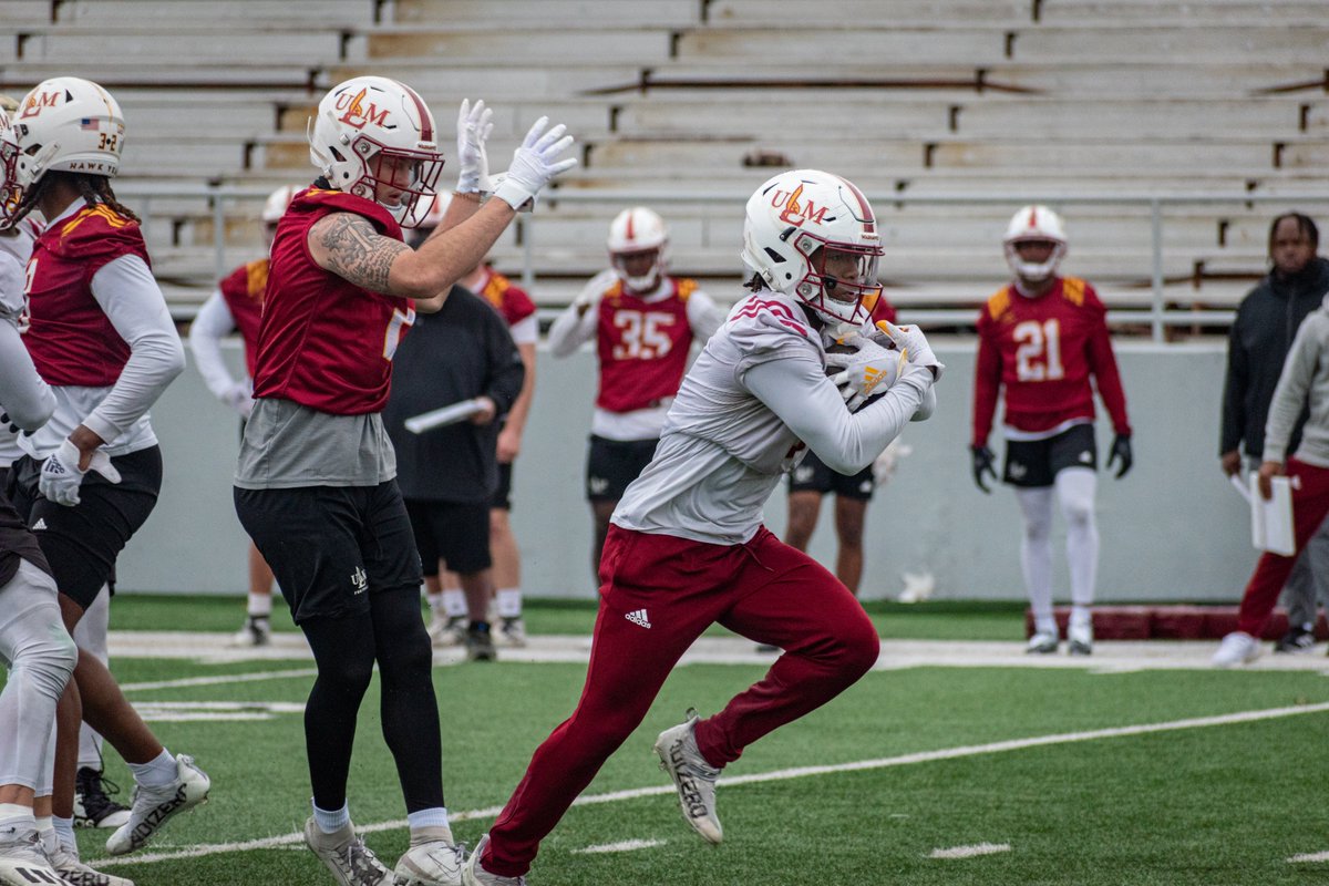 ULM_FB's tweet photo. 𝗦𝗣𝗥𝗜𝗡𝗚 𝗙𝗢𝗥𝗪𝗔𝗥𝗗
📷 @CoachTHundley 
@SunBeltFB #Funroe #TheBestIsOnTheBayou https://t.co/7dOCHGRHRL