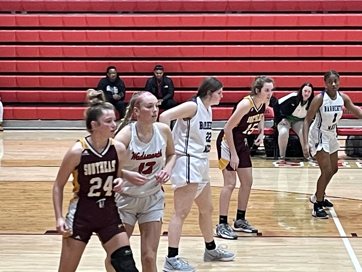 Air_LadyPirates's tweet photo. Greet night watching these two play together one last time!  Proud of our girls-once a Pirate always a Pirate! https://t.co/b3fzHerfot