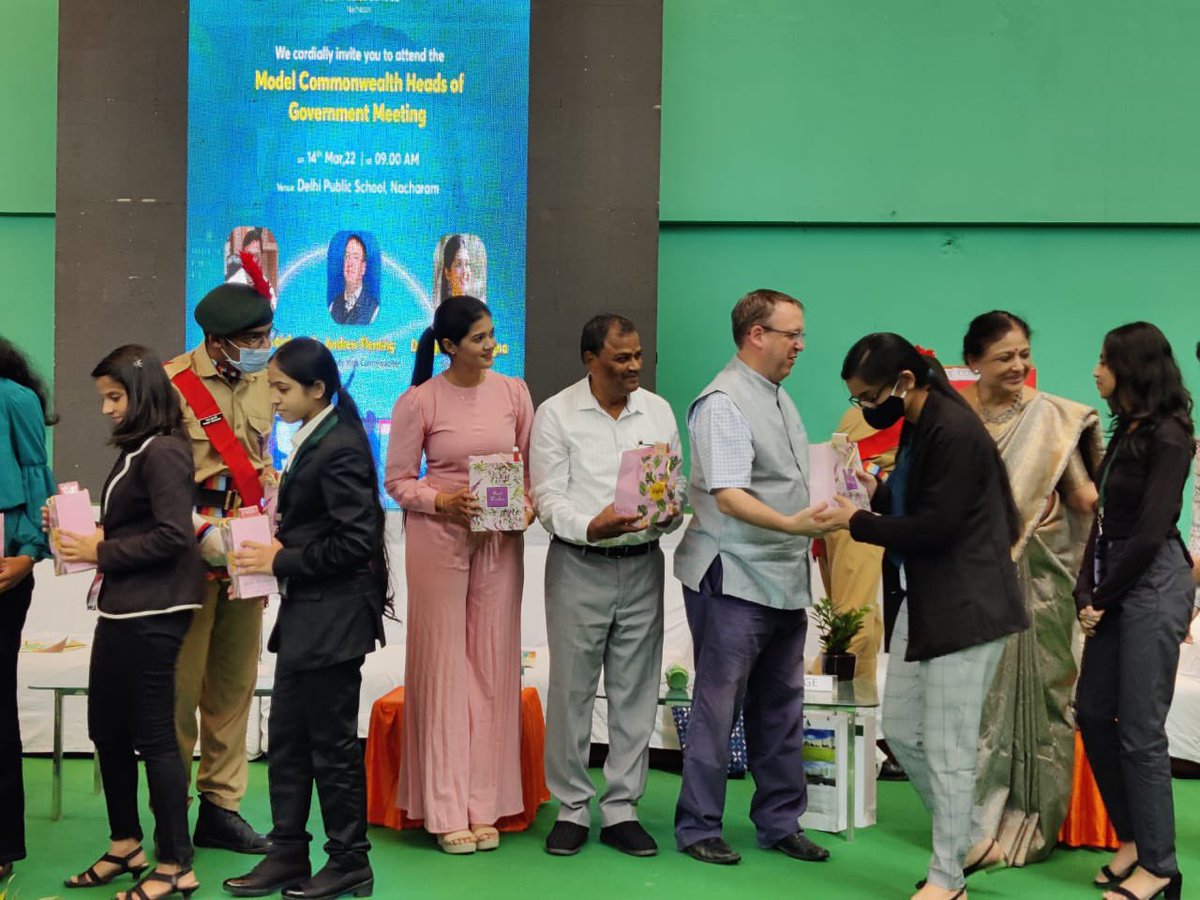 MeghanaMusunuri's tweet photo. Congratulations Divakshi on the huge win. #Fountainheads at Model CHOGM – Commonwealth Heads of Government Meeting organised by British Deputy High Commission, Hyderabad in collaboration with Delhi Public School, Nacharam to mark the Commonwealth Day. #commonwealthday #UKinHyd https://t.co/P9YSPPjsLq
