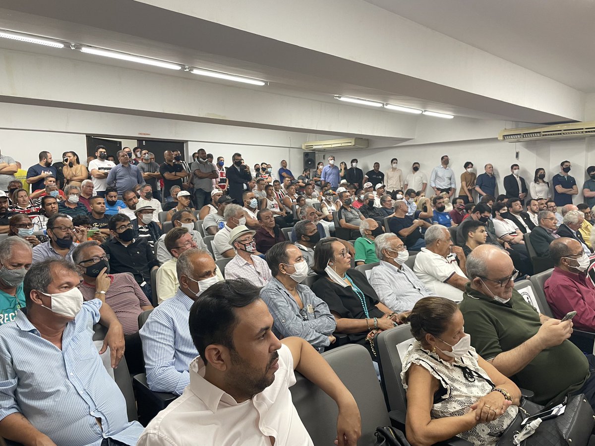 SantaCruzFC's tweet photo. Hoje aconteceu a cerimônia de aclamação do novo Presidente e vice do Santa Cruz. Antônio Luiz Neto e Jairo Rocha tomaram posse nesta segunda-feira, ao lado de outros grandes tricolores presentes do nosso anfiteatro. 

📸 - Henrique Barros / Assessoria https://t.co/kFMakfuRne