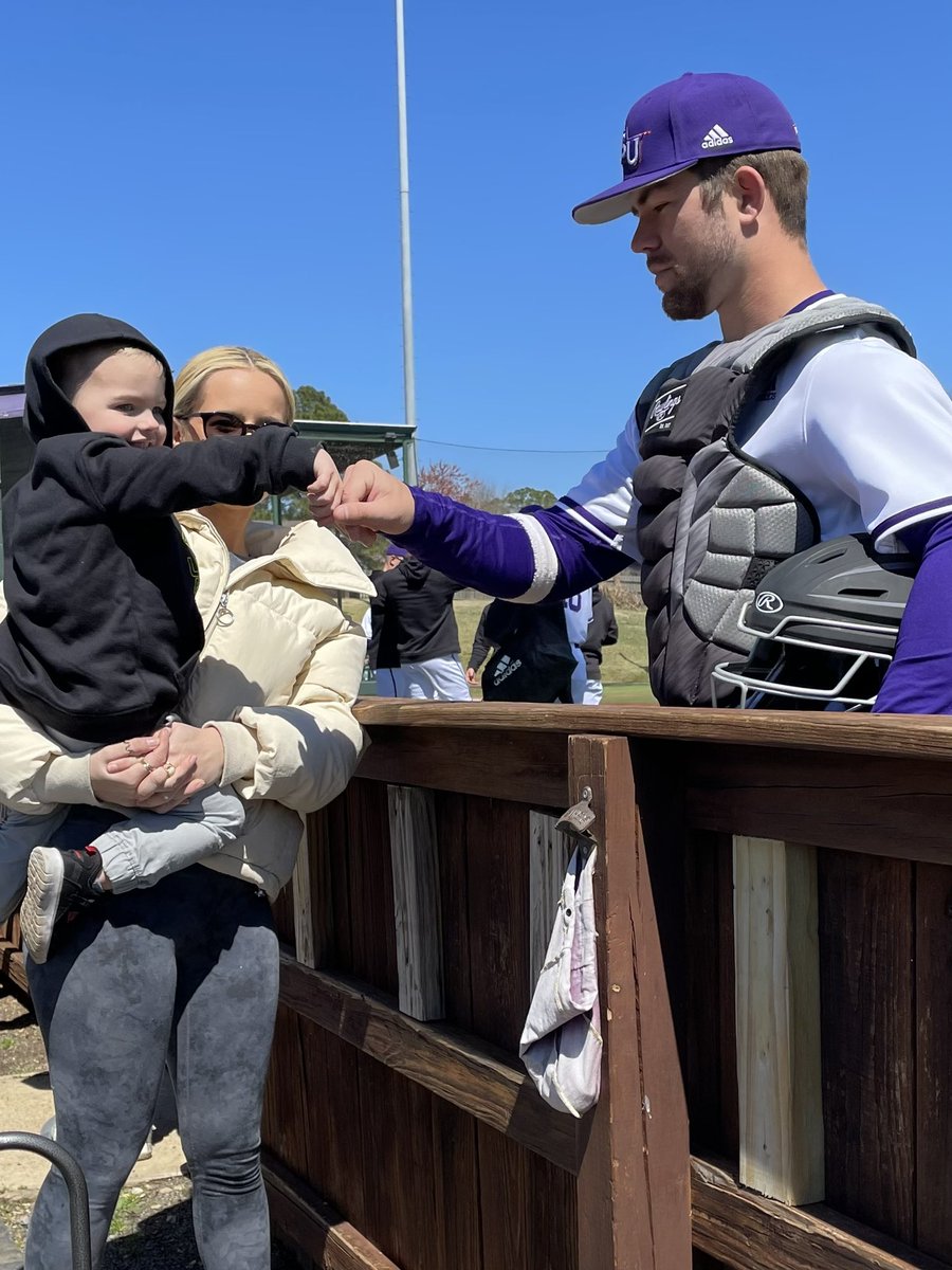 thetammywillis's tweet photo. Family & Baseball ๐ #UncleBo https://t.co/Z6Tt47ClAo