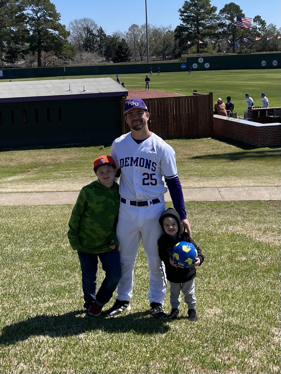 thetammywillis's tweet photo. Family & Baseball ๐ #UncleBo https://t.co/Z6Tt47ClAo