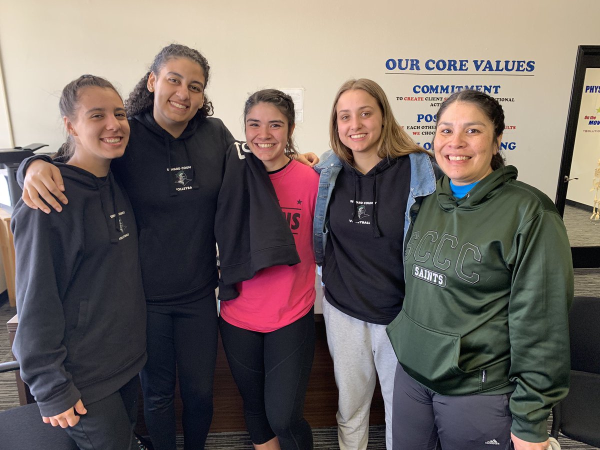 SCCCLiberalKS's tweet photo. Thanks so much to the @SewardSaintsVB for helping with the Pi Run! A great job! #scccsaints #goodtobegreen #communith https://t.co/XA2OmYawtr