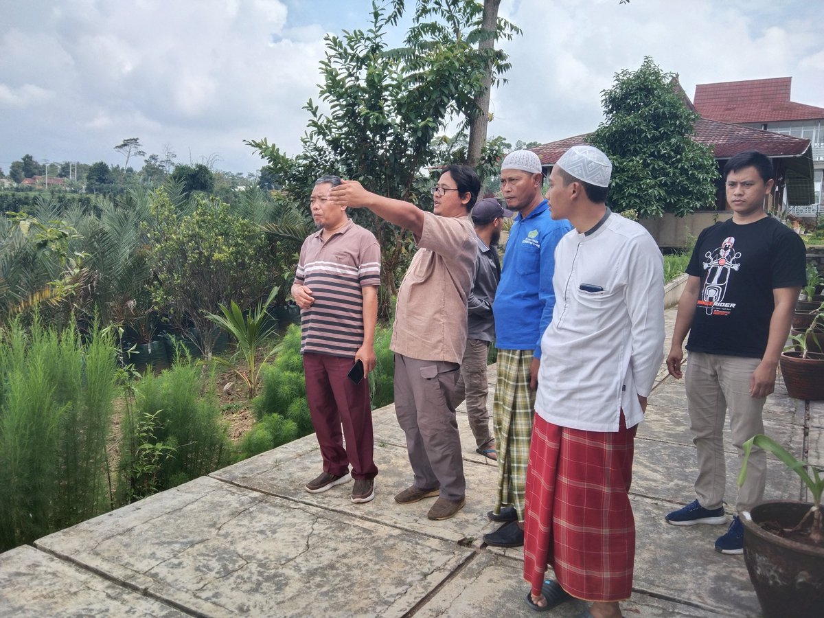 Syawaludin3687's tweet photo. Jadilah apa adanya, jangan merendah walaupun gak punya apa2 atau jangan meninggi congkak walaupun punya segalanya

Manusia itu nilai harganya terlihat dr ilmu dan iman nya, semakin bnyk ilmu yg bermanfaat semakin tinggi nilainya Dimata Allah https://t.co/HnIIHOQnky