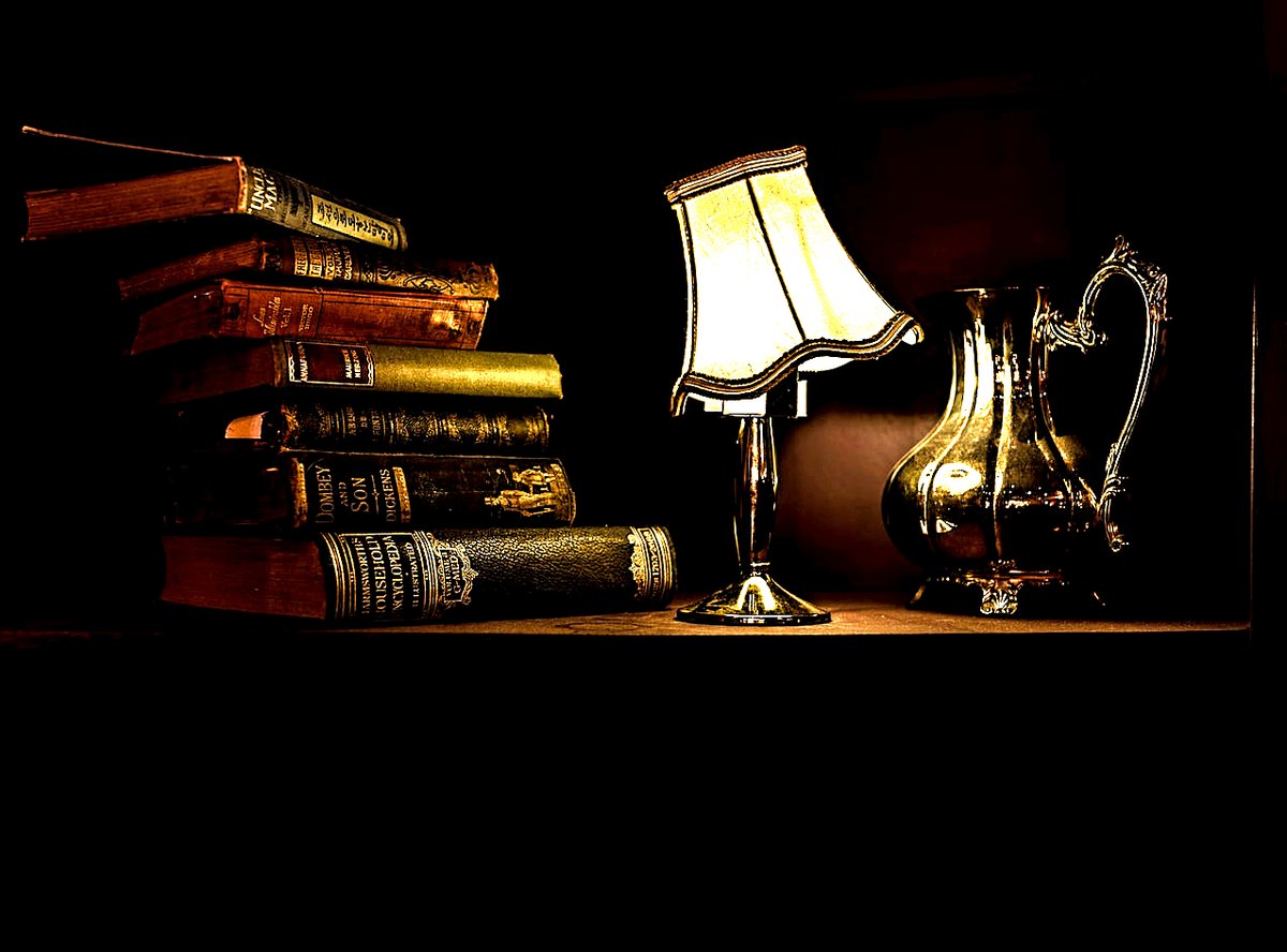 If a cluttered desk is a sign of a cluttered mind, of what, then, is an empty desk a sign? - Albert Einstein

#AlbertEinstein #quotes #mind