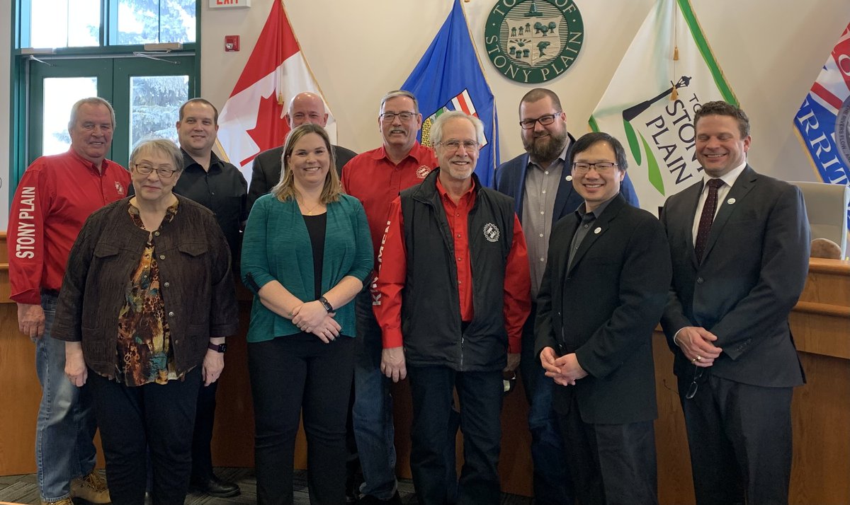 StonyPlainAB's tweet photo. The Kinsmen Club provided Council with a complete look @ how the Christmas Hampers aided our community in 2021. 697 families were assisted or 2001 people. Total value of $247,500. Can we all give the Kinsmen Club a big thank u with a like or positive comment?! #stonyplain https://t.co/NHkNkdt9ON